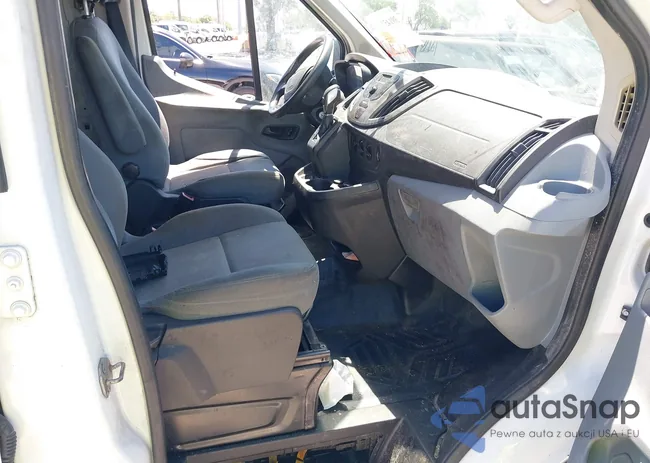 1FTYR1ZM3FKA82081: 39145932