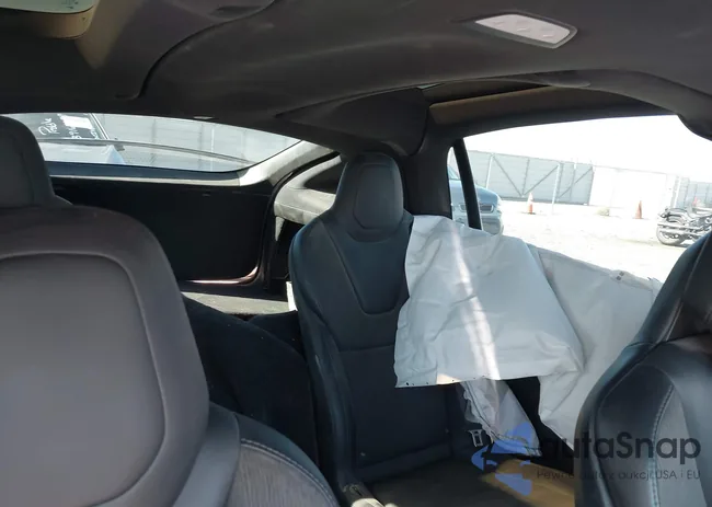 5YJXCBE21JF115561: 39145954