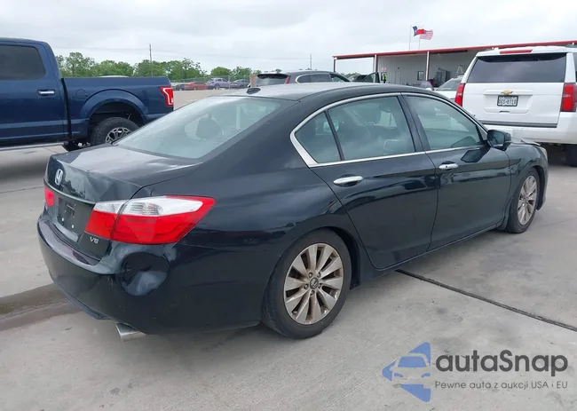 1HGCR3F86DA003651: 39151893