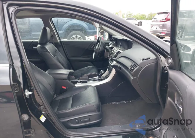 1HGCR3F86DA003651: 39151893