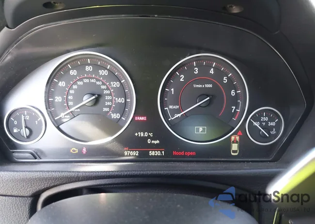 WBA3R1C58GK529983: 39160557