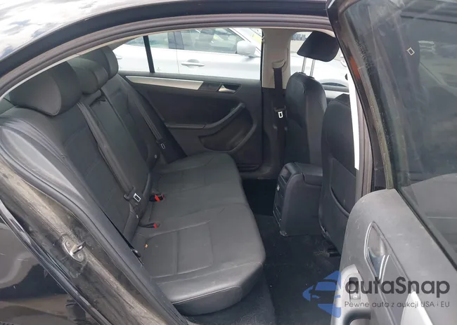 3VWLL7AJ6CM388595: 39175273