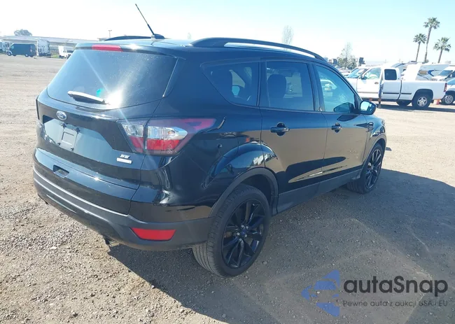 1FMCU0GD5JUB14026: 39207442