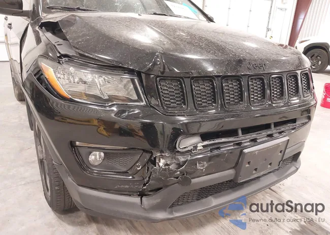 3C4NJDBB1JT394749: 39210827