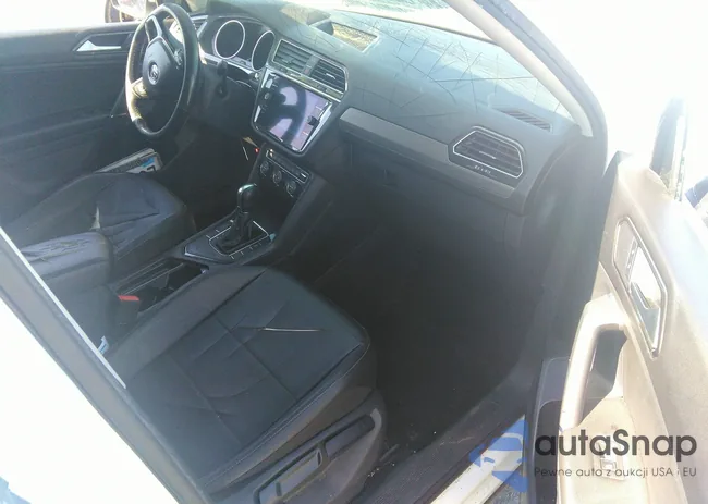 3VV3B7AX0JM133899: 39256772