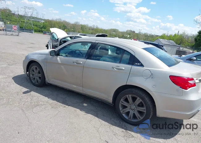 1C3CCBBB4DN714676: 39284219