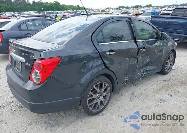 1G1JE5SBXE4199715: 39284884