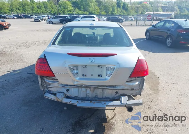 1HGCM56827A077986: 39302182