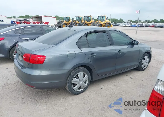 3VWD07AJ5EM261448: 39324609