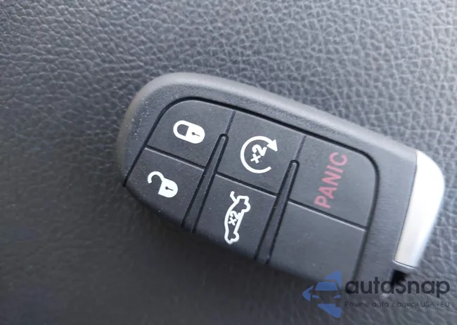 1C3CCCBBXFN590325: 39347736