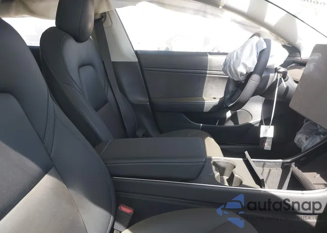 5YJ3E1EB0LF800821: 39366067