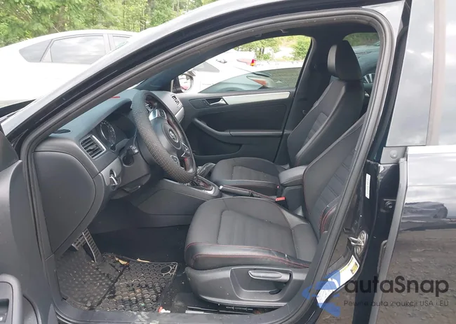 3VW467AJ8CM428574: 39368139