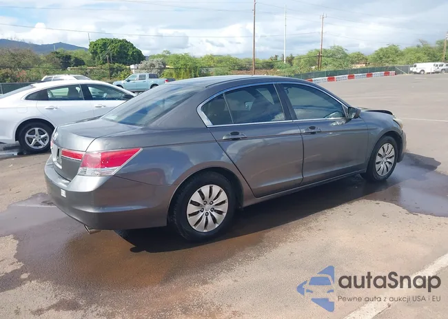 1HGCP2F37BA030956: 39394883