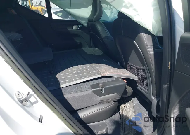 YV4L12UX3P2102255: 39426399