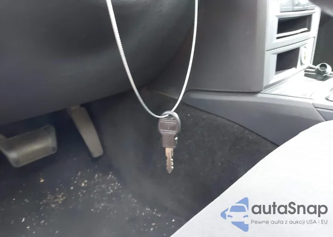 2C3LA43R18H237717: 39484041