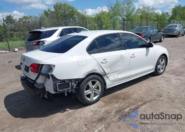 3VWLL7AJ9DM300544: 39487992