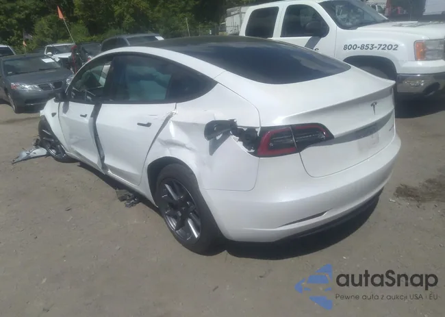 5YJ3E1EB5MF992741: 39511260