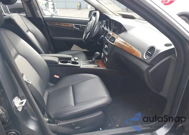 WDDGF8AB3DR263828: 38519433