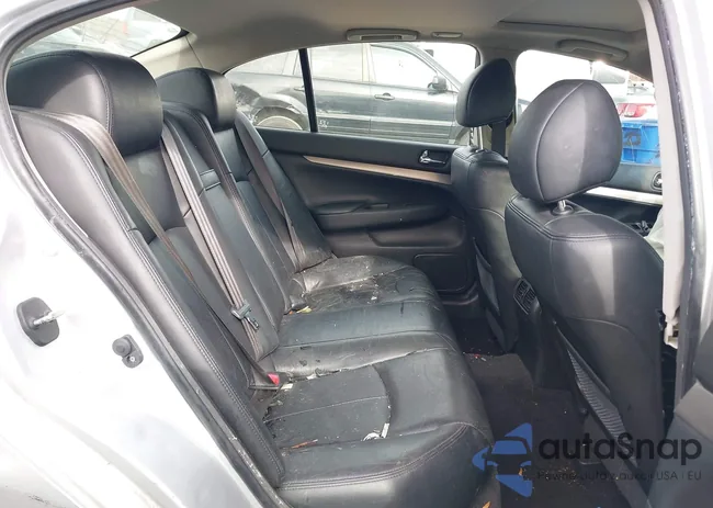 JN1CV6AP4CM936815: 38519572