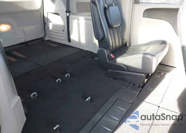 2C4RC1BG6DR657637: 38537101