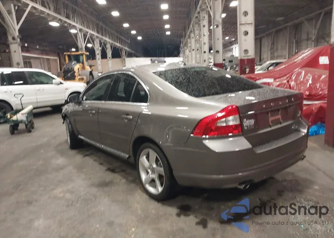 YV1992AH8A1123774: 38571569