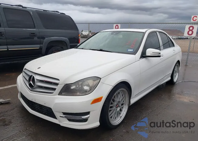 WDDGF4HB8DA825512: 38581063