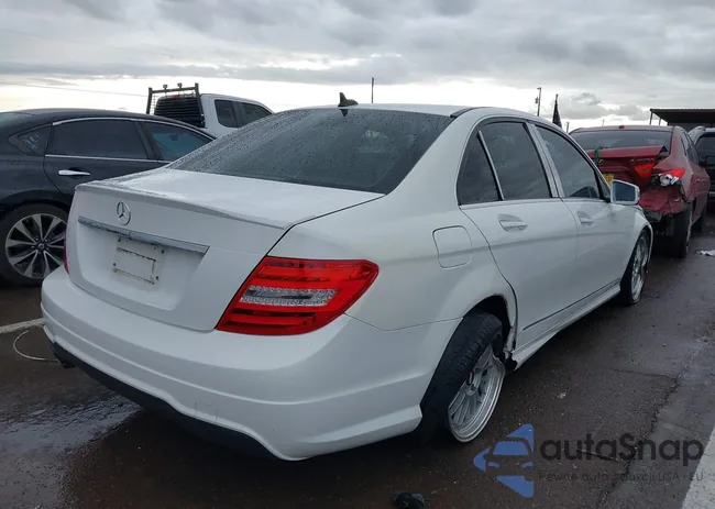 WDDGF4HB8DA825512: 38581063