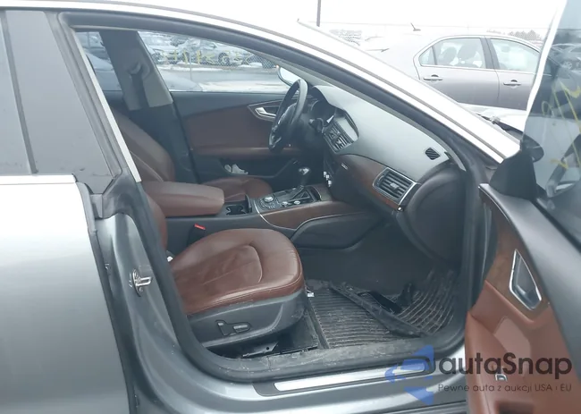 WAUYGAFC8DN057817: 38589712