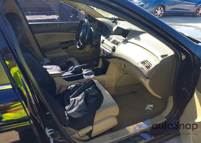 1HGCP2F37AA013184: 38591271