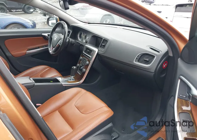 YV1622FS1C2113628: 38596300