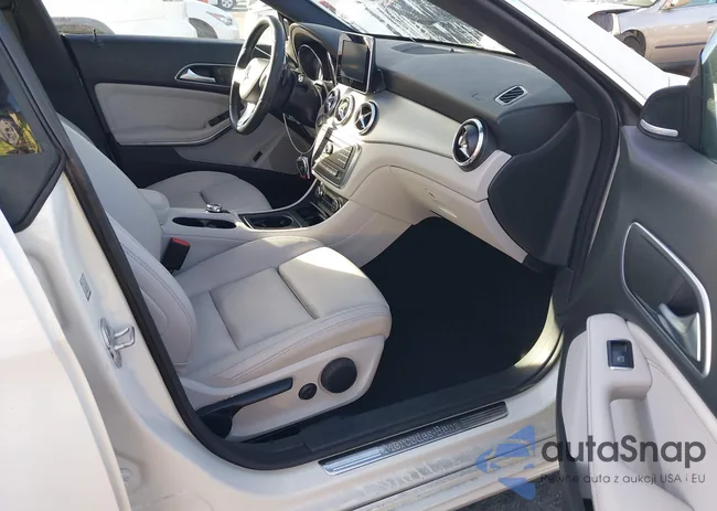 WDDSJ4EB4GN323042: 38604755