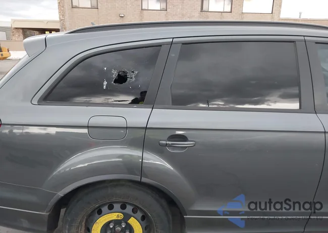 WA1DGAFE8FD015136: 38611615