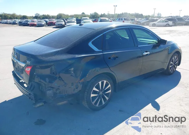 1N4AL3AP1HC220465: 38623644