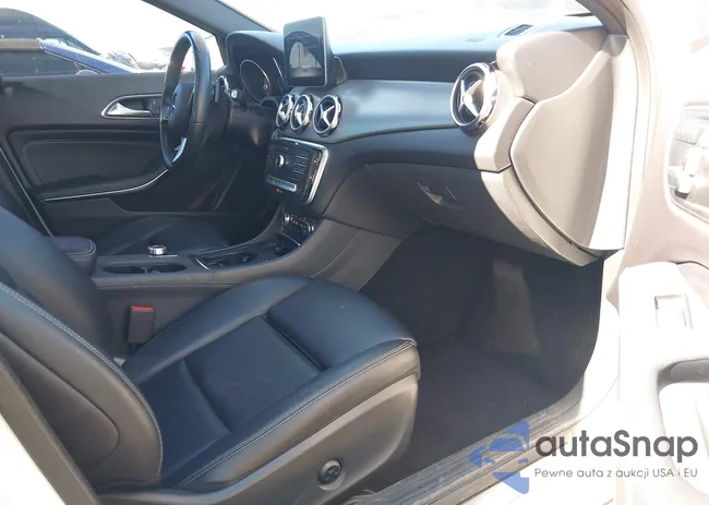 WDCTG4EB6KU010063: 38625555