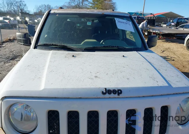 1C4NJPBA9ED690879: 38693972