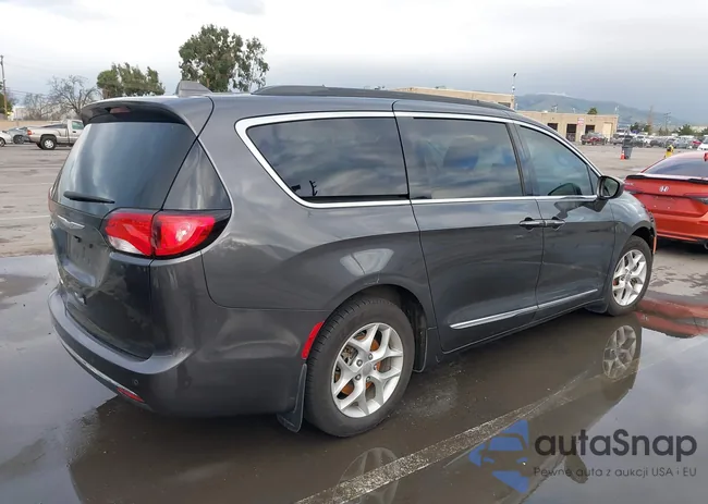 2C4RC1BG0HR655002: 38695077