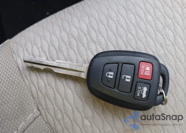 2T1BURHE4GC680907: 38699516