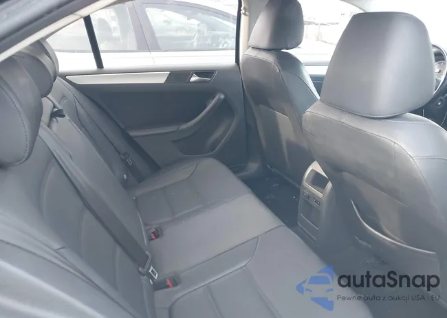 3VWDP7AJ8DM361909: 38703940