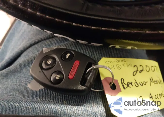 1HGCP2F60CA027117: 38707321