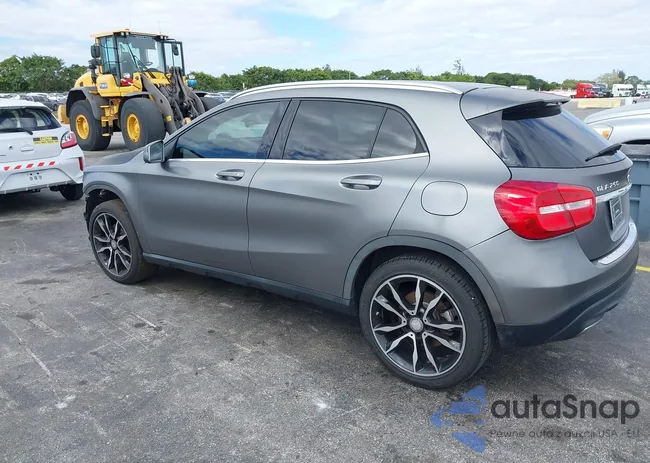 WDCTG4EB8FJ180142: 38718018