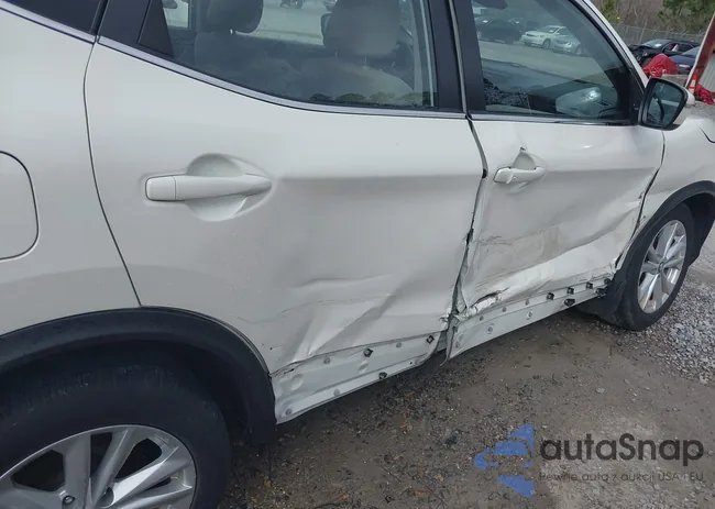 JN1BJ1CP9KW526490: 38728602