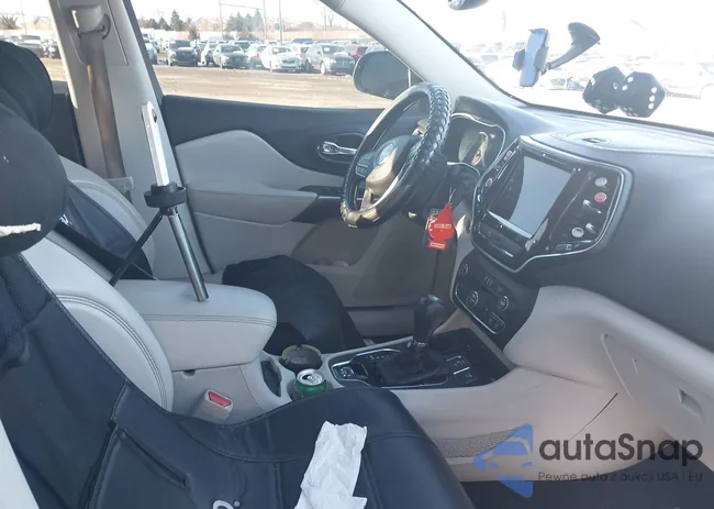 1C4PJLDB2LD560673: 38741709