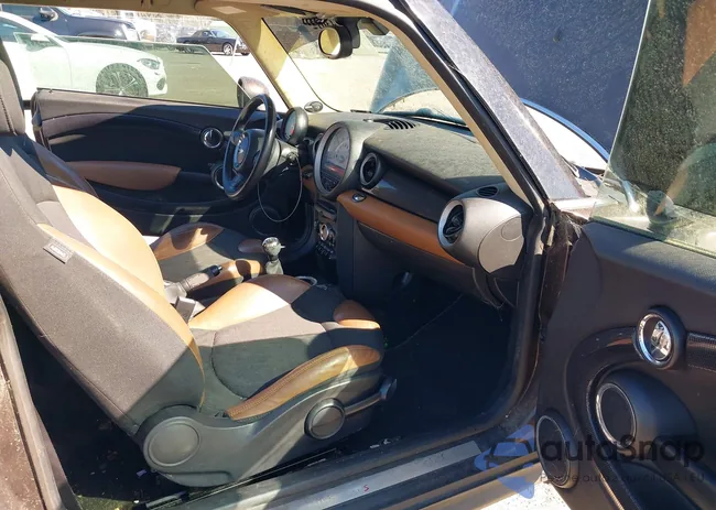 WMWSV3C56BTY22304: 38743612