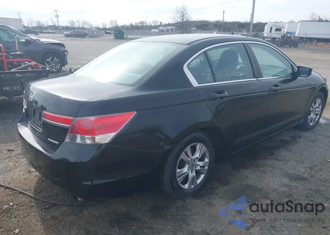 1HGCP2F66CA210537: 38764333