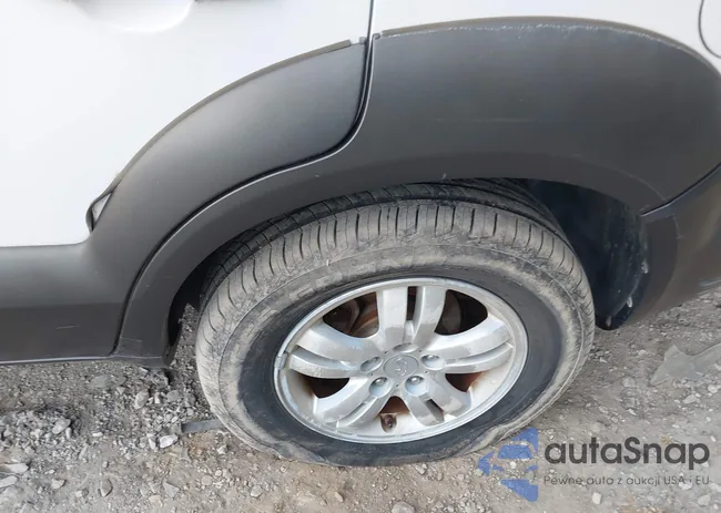 KM8JN12D67U494973: 38810682