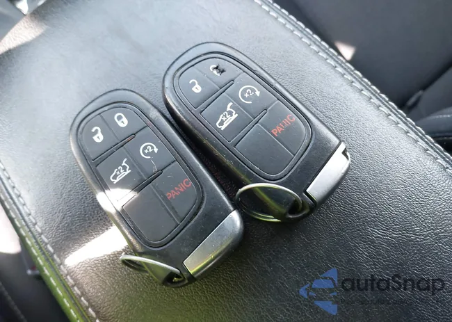 1C4PJMCS8FW551878: 38818437