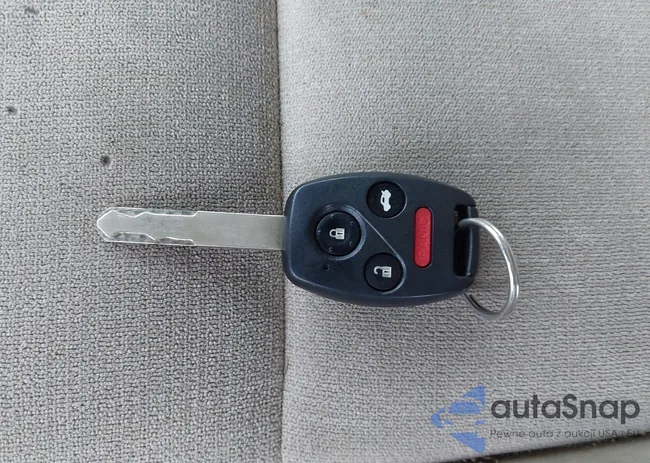 1HGCP26498A146595: 38819084