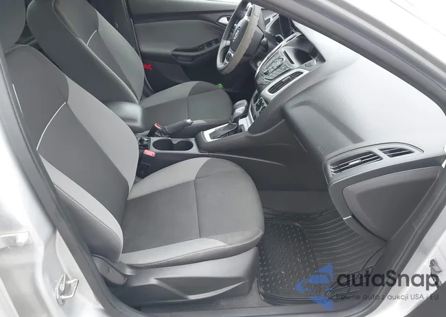 1FADP3F22EL416568: 38825416