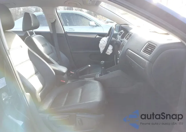 3VW3L7AJ6EM442853: 38840600