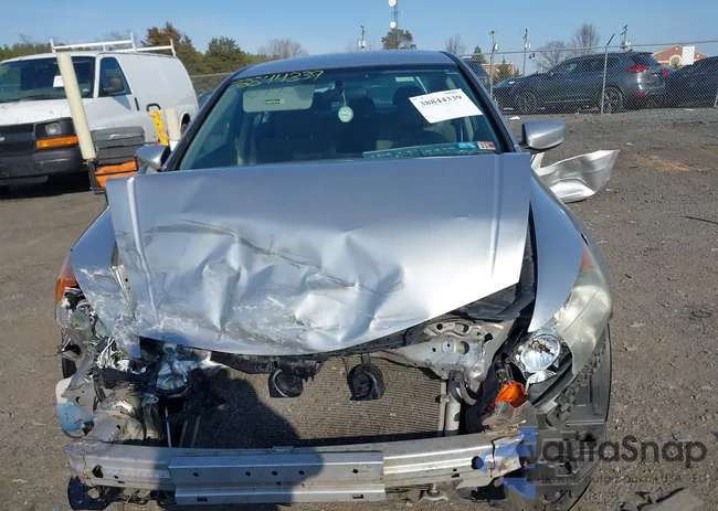 1HGCP2F31BA108499: 38844339